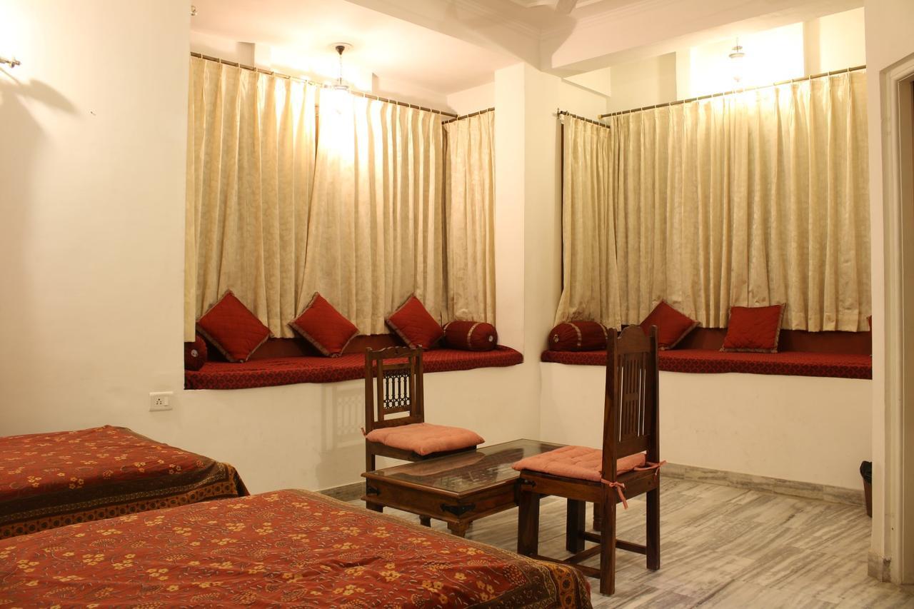 Adhbhut Hotel Jaipur Buitenkant foto